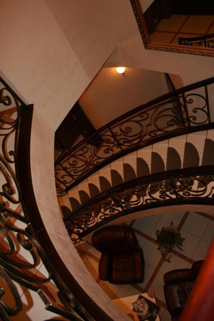 Prague Hotel Zaporizhia Exterior photo